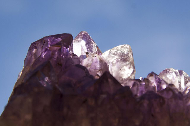 スギライトのスピリチュアルな意味は?効果が強すぎる?