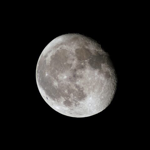 グレームーンストーンのスピリチュアルな意味や効果は?