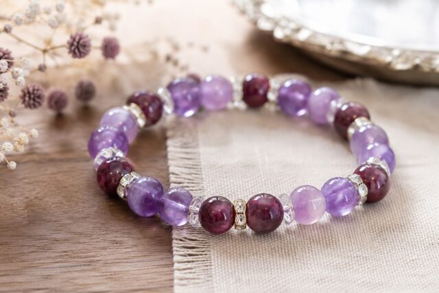ロードライトガーネットの恋愛効果は?相性の良いパワーストーンは?